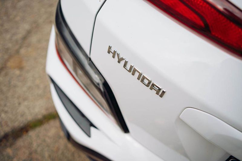 Hyundai Kona (2023) N-Line 1.6 T-GDI - fotka 17 z 31