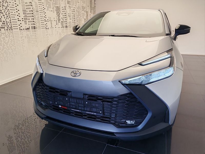 Toyota C-HR - fotka 7 z 41