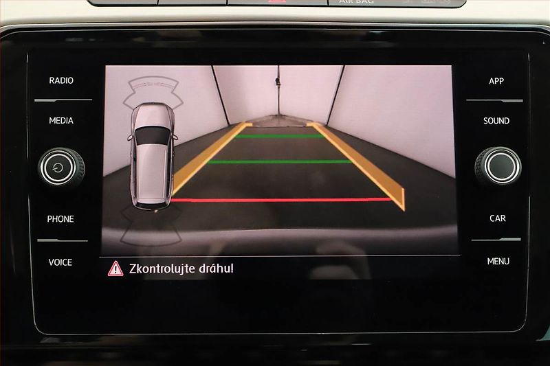 Volkswagen Passat (2018) R-Line 2.0 TDI, Automat, Kůže - fotka 18 z 20