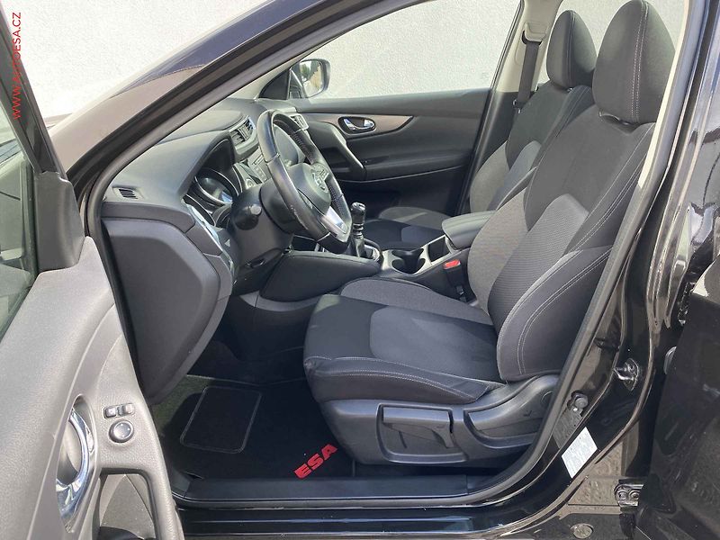 Nissan Qashqai (2019) 1.3 DiG-T, N-Connecta, panor - fotka 9 z 17