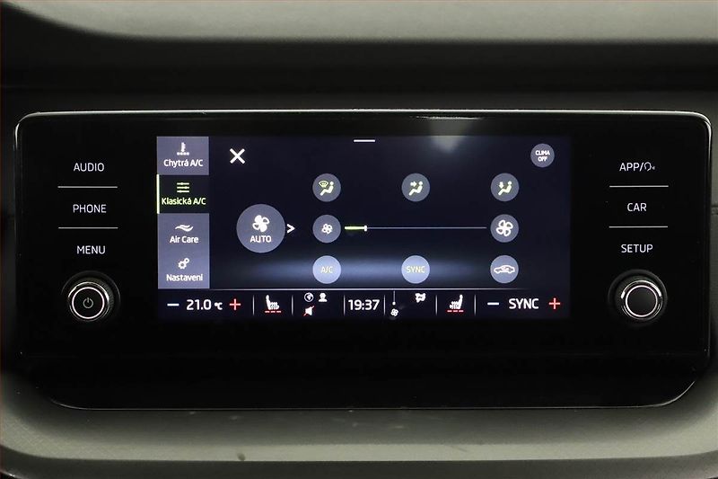 Škoda Octavia (2023) Ambition 2.0 TDI, ČR,1.maj - fotka 13 z 17