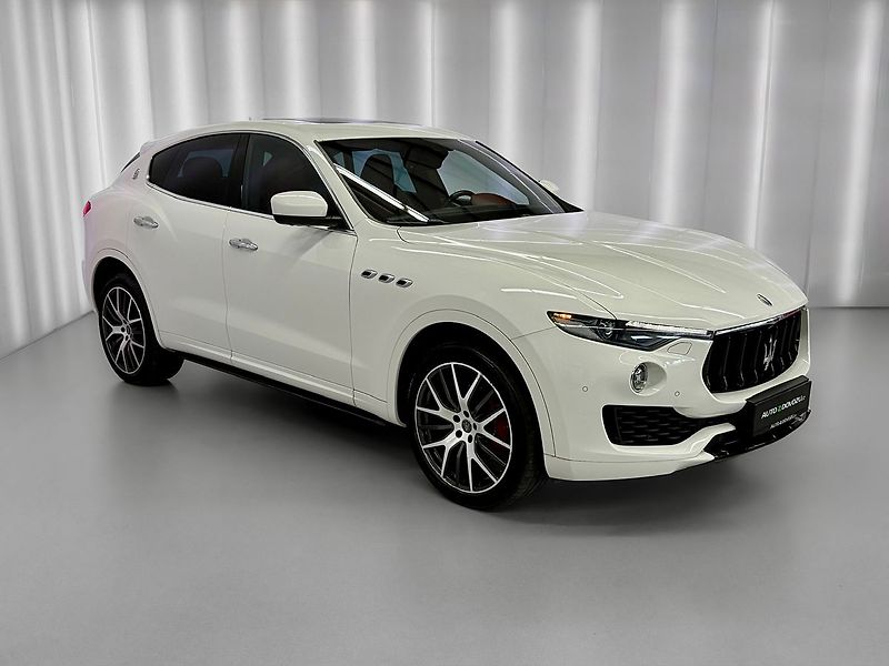 Maserati Levante V6 Q4 DIESEL, PANORAMA, VZDUCH - fotka 3 z 27
