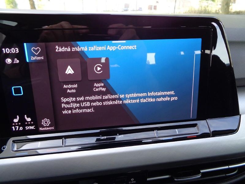 Volkswagen Golf 1.5 eTSI DSG Life 110 kW - fotka 18 z 30