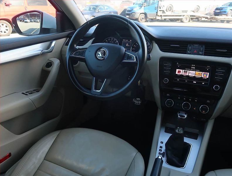 Škoda Octavia (2015) Style 1.6 TDI, Automat, Navi - fotka 7 z 18