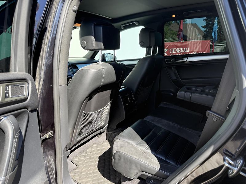 Volkswagen Touareg (2011) 3.0TDI R line 180kW - fotka 7 z 25