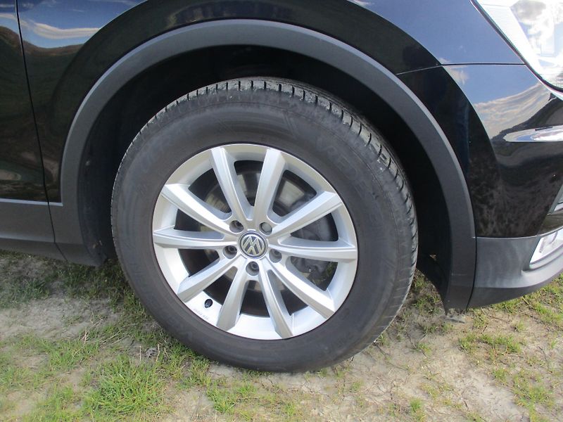 Volkswagen Tiguan 2.0TDi 110kW*TZ*PANORAMA*6MAN - fotka 25 z 43