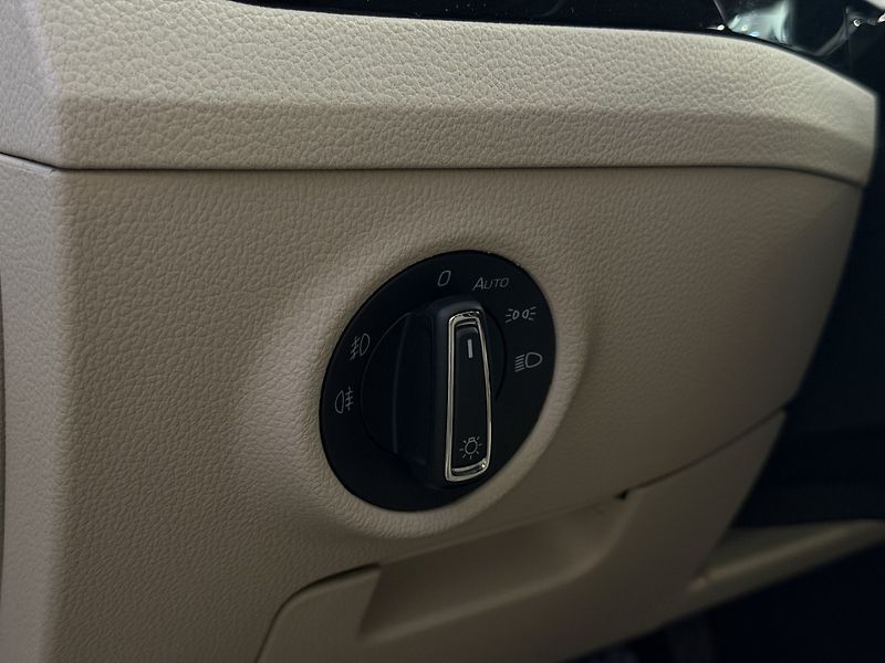 Škoda Superb kombi 2.0TDI 140kW 4x4 L&K - fotka 22 z 28