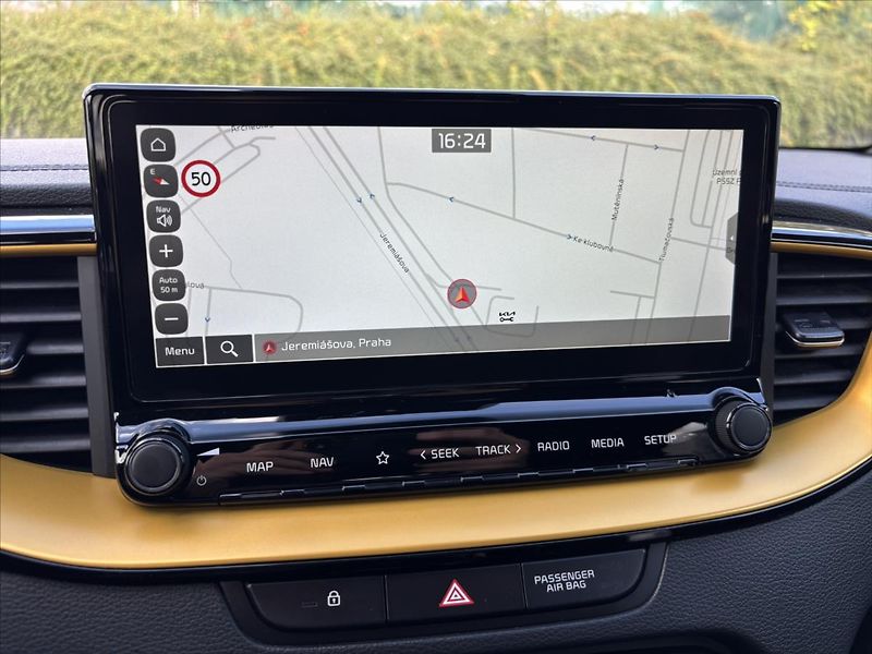 Kia XCeed 1,5 TGDi Spring Edition ZÁRUKA - fotka 18 z 46