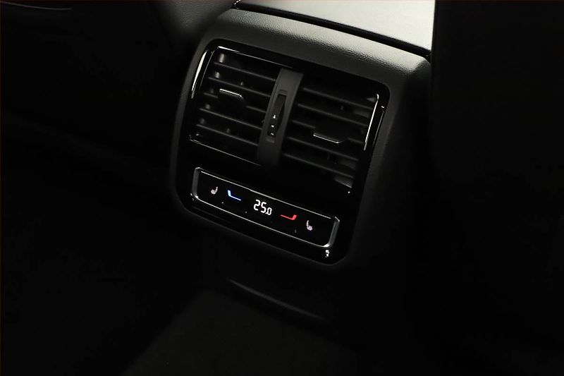 Volkswagen Arteon (2023) R-line 2.0 TDI - fotka 16 z 21