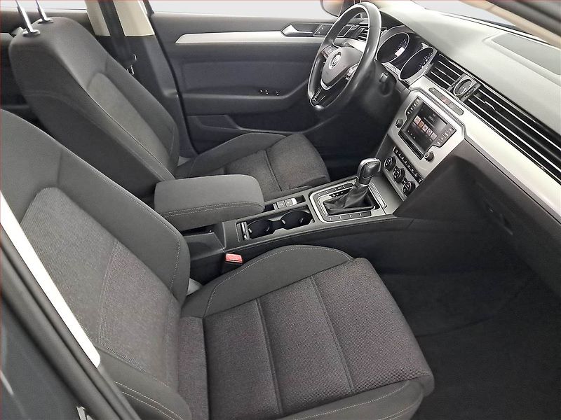 Volkswagen Passat (2015) Business 2.0 TDI, Automat - fotka 9 z 17