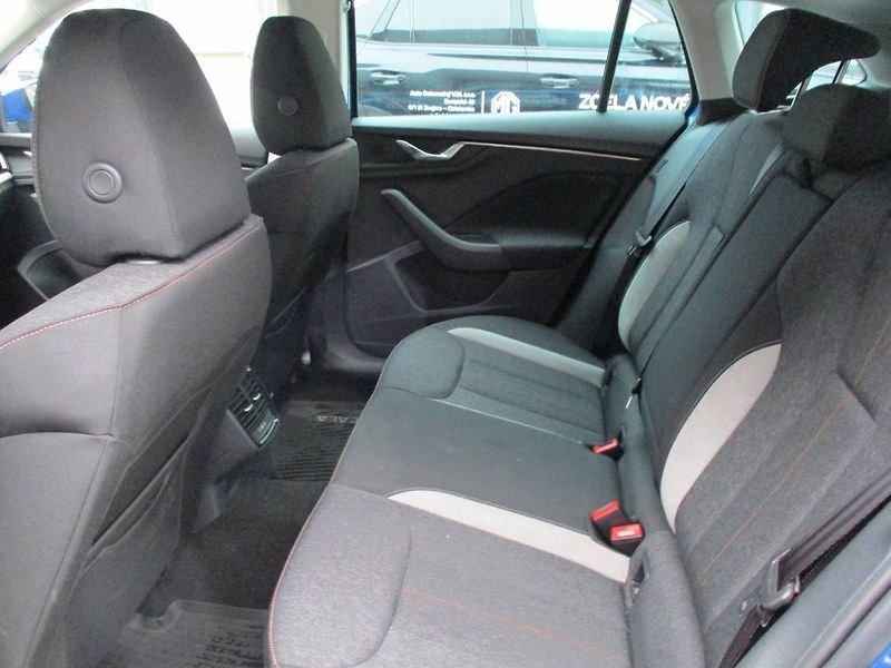 Škoda Scala Top Selection 1,5TSI 110kW DSG - fotka 13 z 14