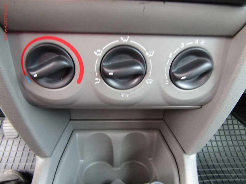 Renault Thalia (2011) 1.2 16V, ČR, servis.kniha - fotka 11 z 15
