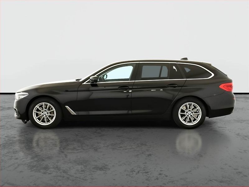 BMW Řada 5 (2019) 530d - fotka 3 z 18