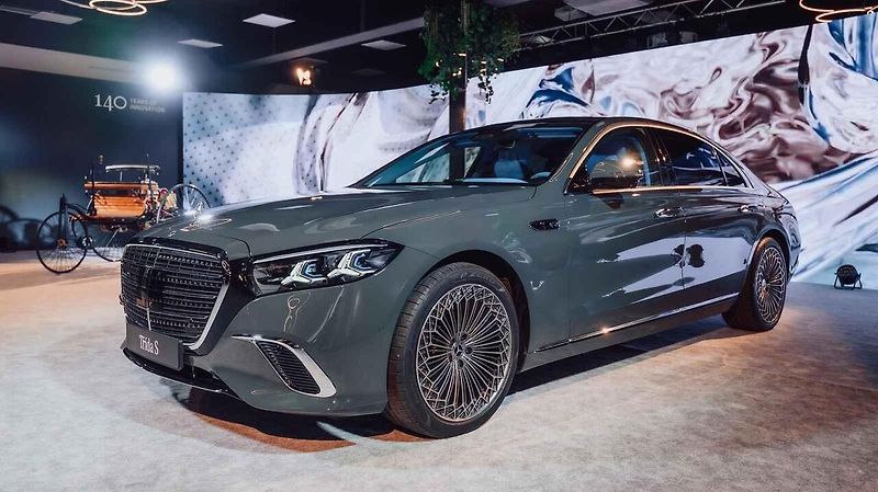Modernizovaný Mercedes-Benz třídy S poprvé v Praze.