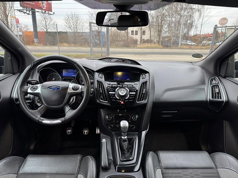 Ford Focus 2.0 ST 184 kW ČR odp. DPH - fotka 8 z 18