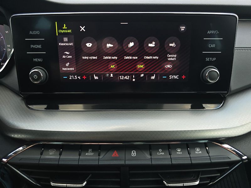 Škoda Octavia 2.0 TDI AMBITION PLUS 1.MAJ ČR - fotka 27 z 37