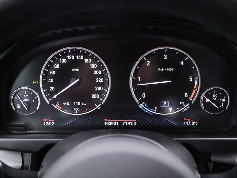 BMW X5 3,0 40d 230kW xD CZ M Paket DP - fotka 19 z 42