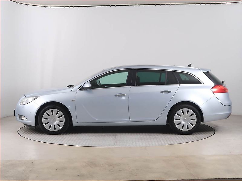 Opel Insignia (2013) 2.0 CDTI, Navi, Xenony - fotka 3 z 16