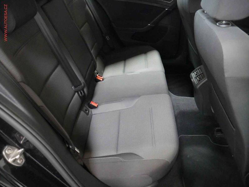 Volkswagen Golf (2019) 1.0 TSi, Comfortline, TZ - fotka 11 z 23
