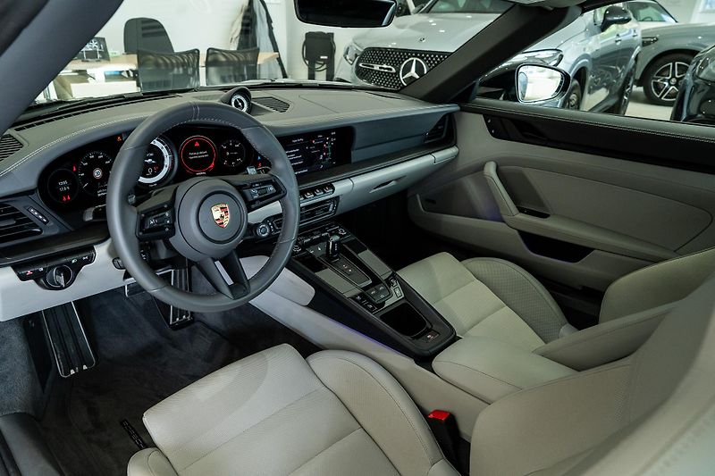 Porsche 911 (2024) Carrera 4 GTS Cabriolet/LIFT - fotka 11 z 20