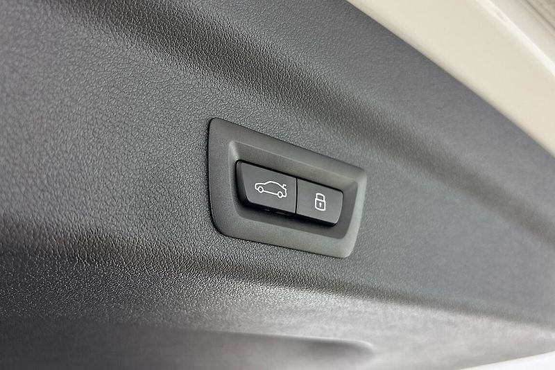 BMW iX1 eDrive20 - fotka 10 z 23