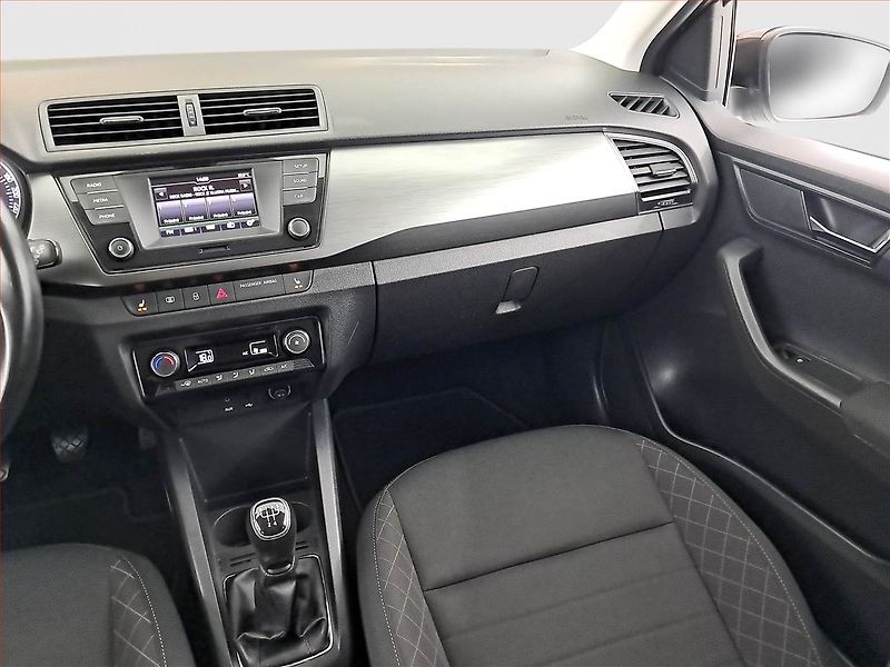 Škoda Fabia (2016) Style 1.2 TSI, Park. senzory - fotka 8 z 16