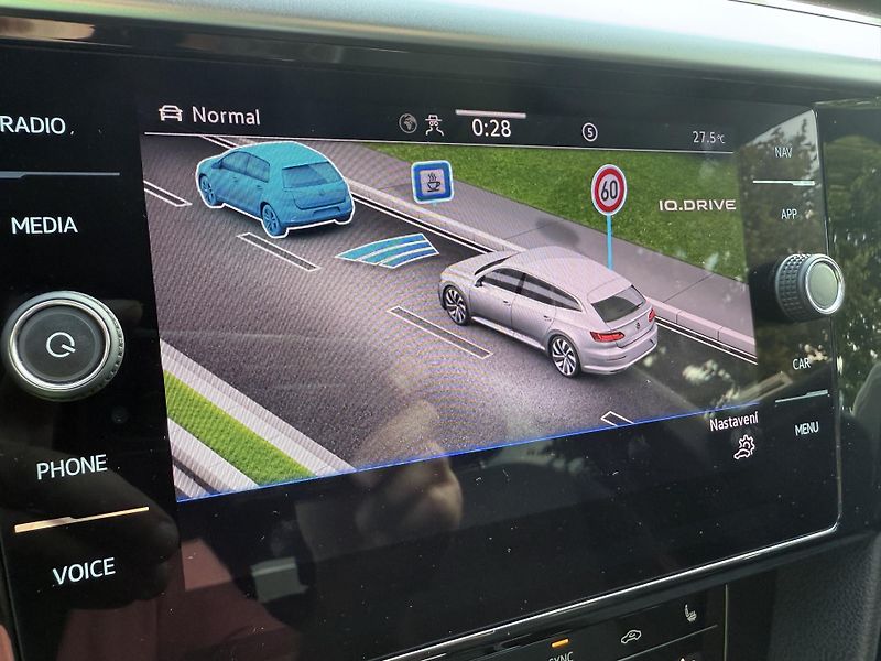 Volkswagen Arteon Shooting Brake (2022) R-LINE 4x4 DSG 1.majitel - fotka 39 z 42
