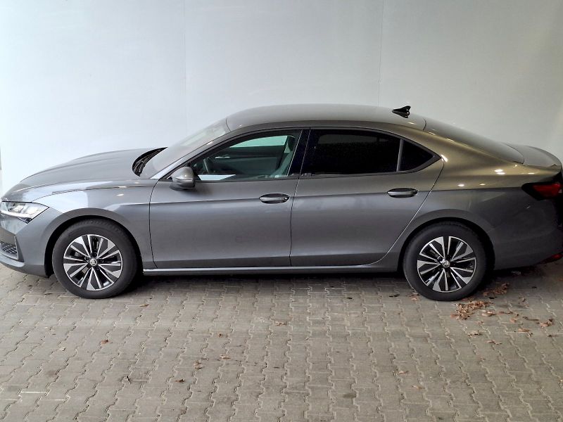 Škoda Superb (2024) SELECTION TD 110/2.0 A7F - fotka 3 z 30