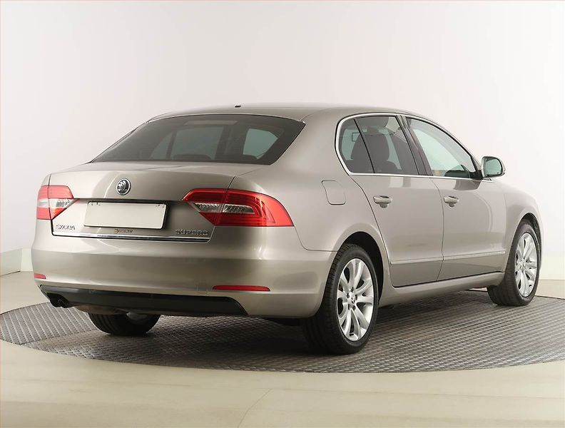 Škoda Superb (2014) 1.4 TSI, Serv.kniha, Bi-Xenony - fotka 5 z 20