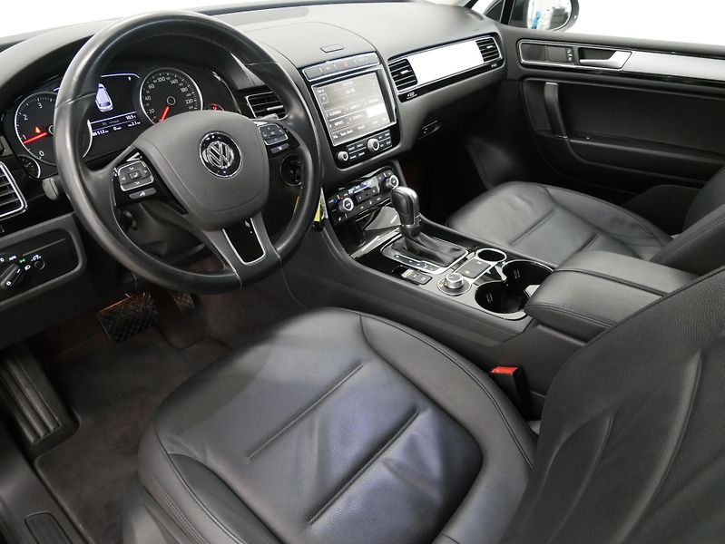 Volkswagen Touareg - fotka 12 z 25