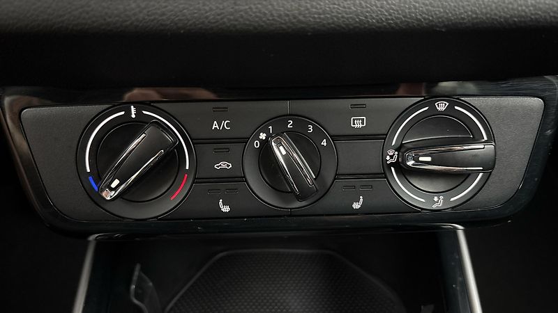 Škoda Fabia 1.0 TSI Style - fotka 13 z 23