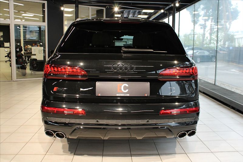 Audi SQ7 TFSi quattro Competition Plus - fotka 5 z 41