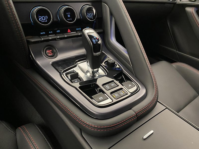 Jaguar F-Type SVR 5.0 423kW AWD AUT  - fotka 22 z 49