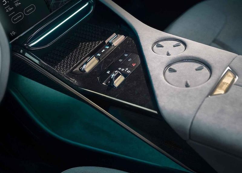 Lotus Eletre