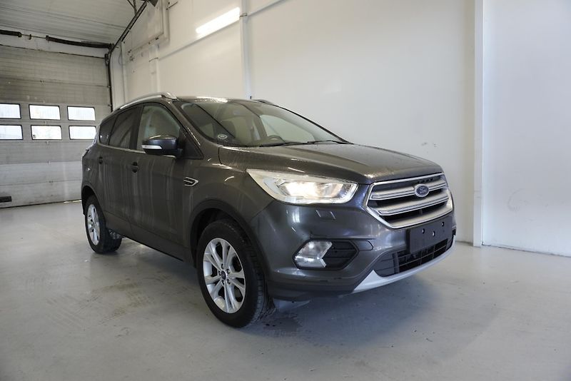 Ford Kuga (2019) 2.0 TDCI TITANIUM AUTOMAT - fotka 3 z 31