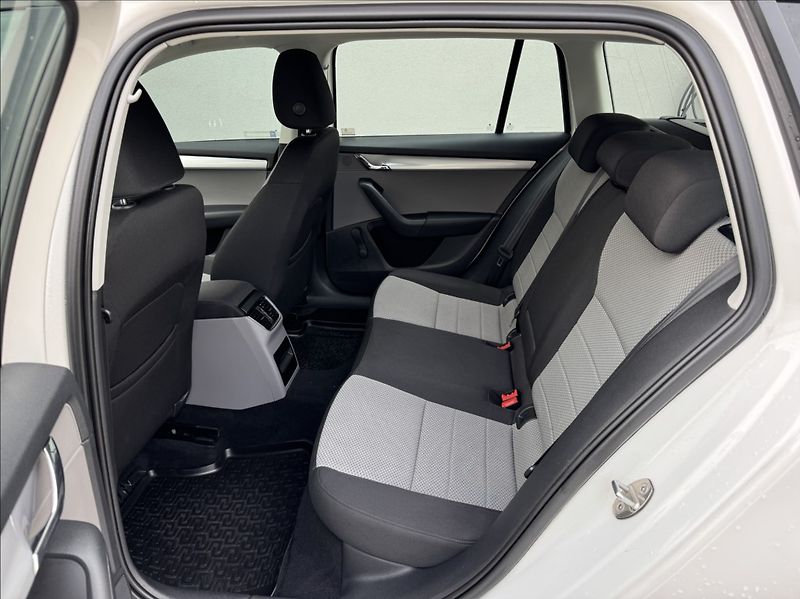 Škoda Octavia 1,6 TDI 81kW 2.maj. původ ČR - fotka 19 z 50