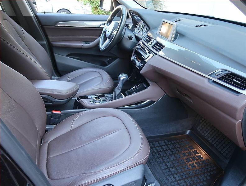 BMW X1 (2016) xDrive18d, 4X4, Automat - fotka 9 z 21