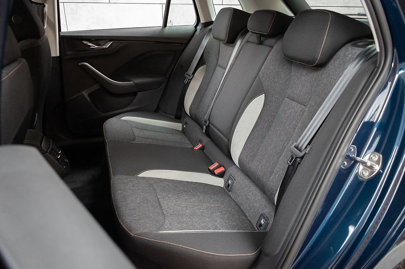 Škoda Kamiq 1.5TSI DSG*STYLE*ACC*KAMERA*ČR - fotka 11 z 42