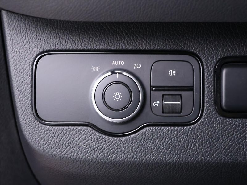 Mercedes-Benz Sprinter Tourer 2,0 CDI L2H1 CZ 8-Míst - fotka 16 z 32
