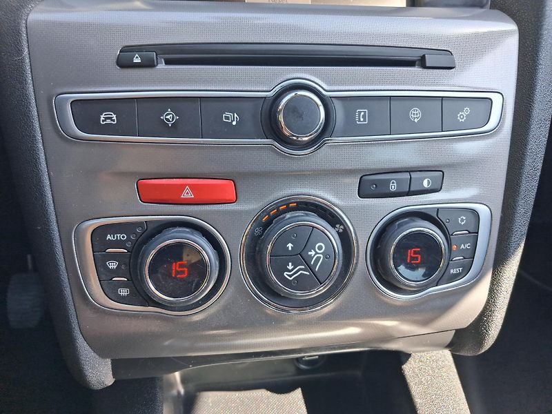 Citroën C4 (2016) 1,6HDi NAVI 2xKOLA MAX VÝBAVA  - fotka 30 z 43