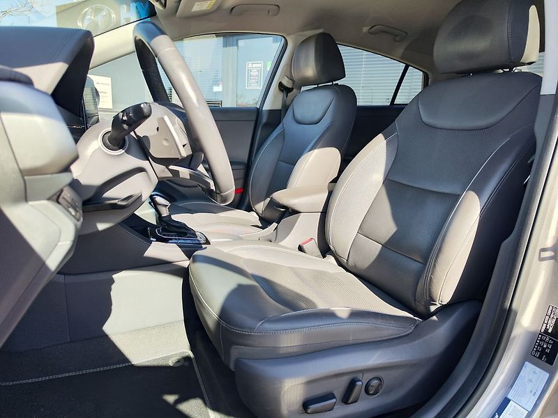 Hyundai Ioniq 1.6 GDI/104kW MY20 Style PHEV - fotka 15 z 37