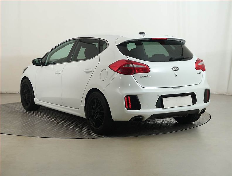 Kia Ceed (2016) 1.0 T-GDI, Navi, Tempomat - fotka 4 z 15