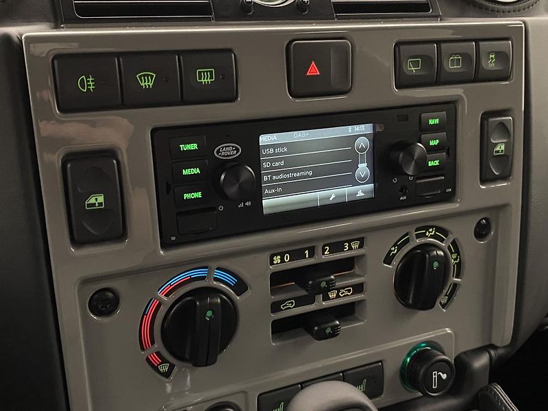 Land Rover Defender (2024) WORKS V8 ISLAY ED. REZERVACE - fotka 34 z 40