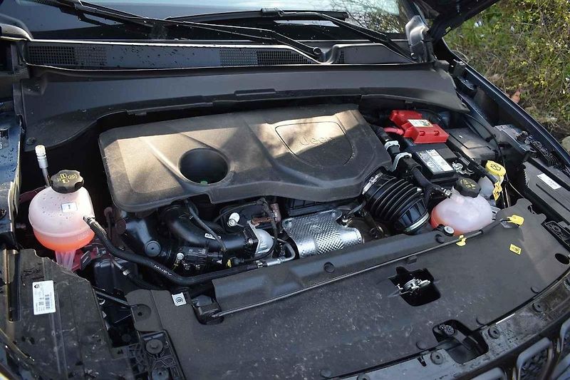Jeep Compass již je k mání jen s menší či větší elektrifikací