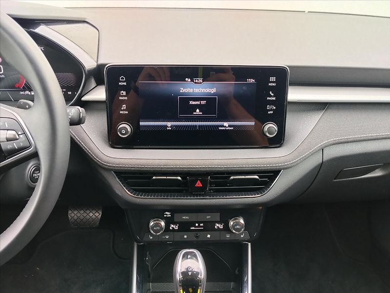 Škoda Fabia 1,0   Top Selection 1.0 TSI 85 - fotka 12 z 29