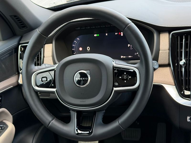 Volvo XC90 B5 PLUS, 360°, VZDUCH, VENTILA - fotka 24 z 25