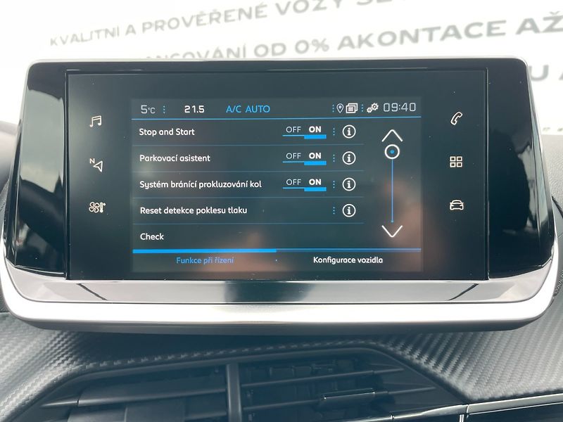 Peugeot 2008 (2021) 1.2PT 74kW! 1.maj! Navi! LED! - fotka 27 z 32