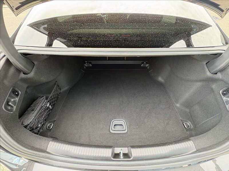 Mercedes-Benz Třídy C 2,0 C 220d 4M 1. maj ČR - fotka 13 z 14