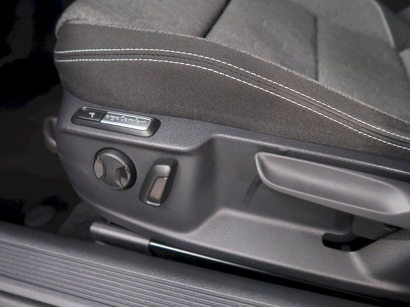 Volkswagen Passat (2023) BUSINESS PREMIUM 2.0TDI 90KW T - fotka 14 z 37