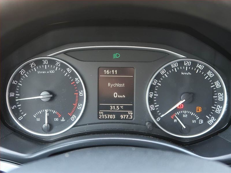 Škoda Octavia (2011) Ambiente 1.6 TDI, Tempomat - fotka 11 z 15